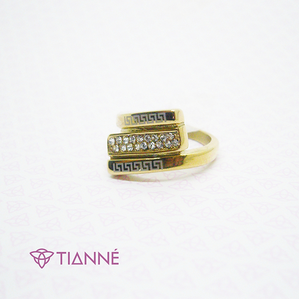 Anillo rectangular con piedras. talla 9